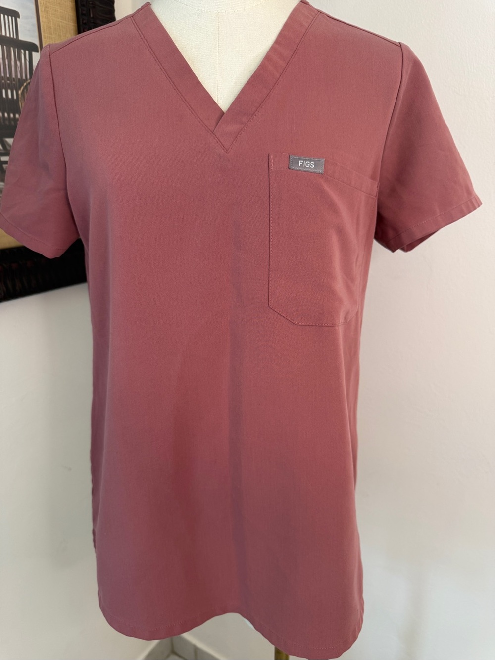 Figs Short Sleeve V-Neck Scrubs Top in Dusty Rose
